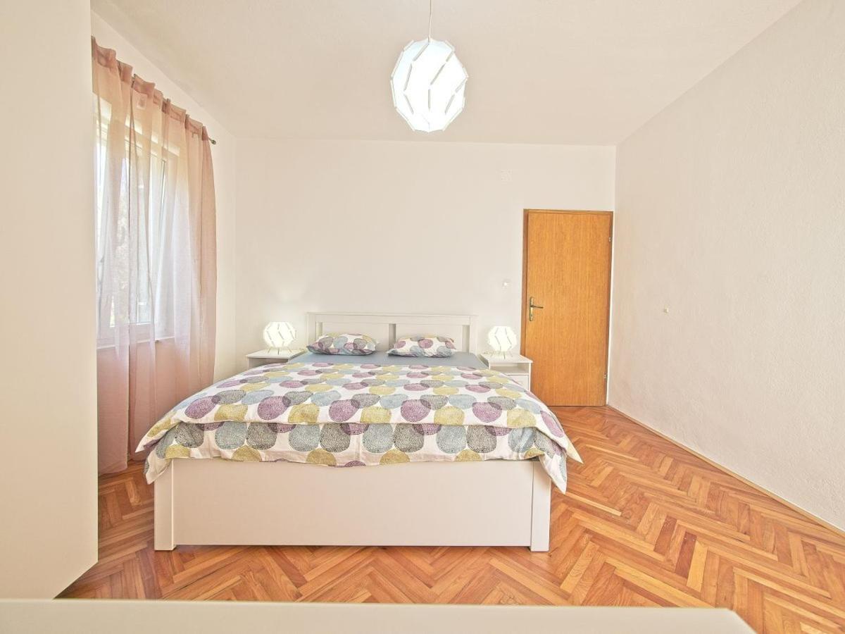 Apartman Nikica Postira Dış mekan fotoğraf