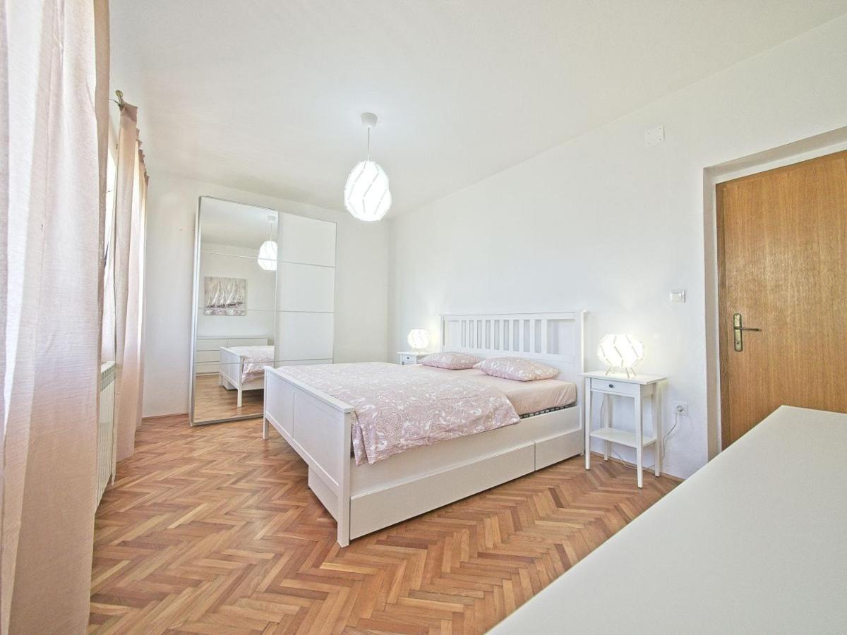 Apartman Nikica Postira Dış mekan fotoğraf