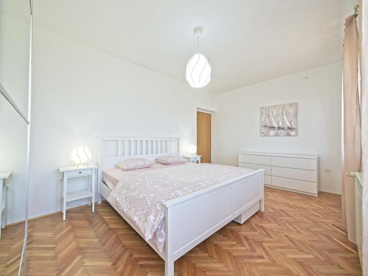 Apartman Nikica Postira Dış mekan fotoğraf